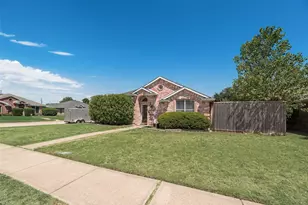 8806 Oakwood Ln, Frisco, TX 75035 - Photo 2