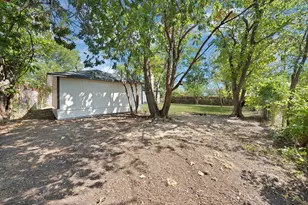 112 Laurel St, Lancaster, TX 75134 - Photo 36