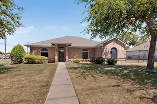 800 E Aimee St, Forney, TX 75126 - Photo 2