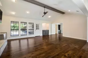 10115 Laingtree Dr, Dallas, TX 75243 - Photo 8