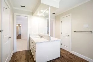 10115 Laingtree Dr, Dallas, TX 75243 - Photo 16