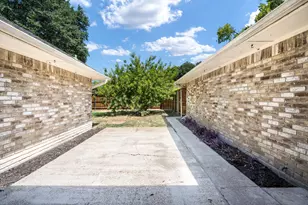 10115 Laingtree Dr, Dallas, TX 75243 - Photo 24