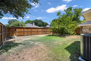 10115 Laingtree Dr, Dallas, TX 75243 - Photo 28