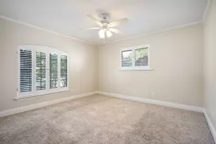 10115 Laingtree Dr, Dallas, TX 75243 - Photo 18