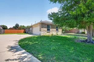 2313 Belmont Park Dr, Denton, TX 76210 - Photo 2