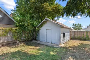 213 Wilshire Dr, Euless, TX 76040 - Photo 26