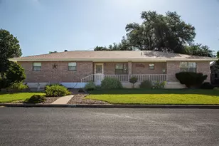 1021 Ave B, Fredericksburg, TX 78624 - Photo 2
