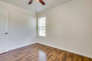 128 Tarrant Ave, Burleson, TX 76028 - Photo 32