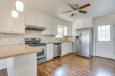 128 Tarrant Avenue, Burleson, TX 76028 - Photo 16