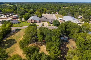 220 E Holley St, Alba, TX 75410 - Photo 32
