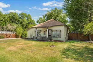 220 E Holley St, Alba, TX 75410 - Photo 4