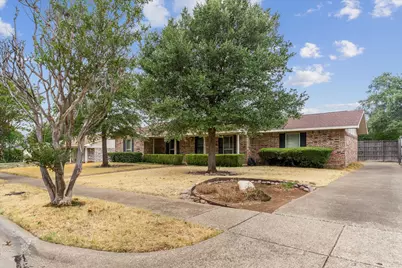 13121 Pennystone Drive, Farmers Branch, TX 75244 - Photo 2