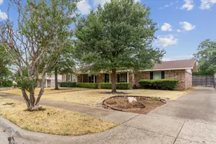 13121 Pennystone Dr, Farmers Branch, TX 75244 - Photo 2