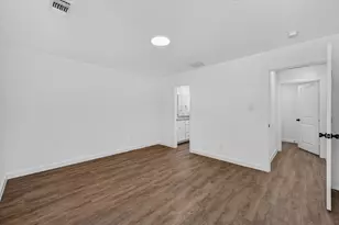 610 E Texas St, Denison, TX 75021 - Photo 14