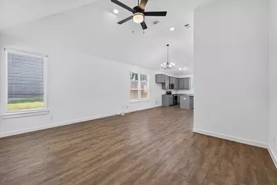 610 E Texas Street, Denison, TX 75021 - Photo 2