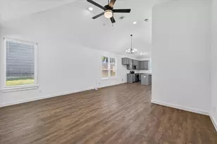 610 E Texas St, Denison, TX 75021 - Photo 2