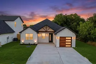 5555 Mercedes Cir, Granbury, TX 76048 - Photo 1