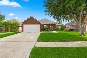324 Camp Creek Dr, Arlington, TX 76002 - Photo 2
