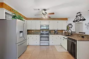 1806 Carriage Estates Rd, Sherman, TX 75092 - Photo 10