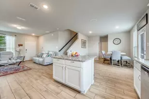 926 Hurstwood Dr, Van Alstyne, TX 75495 - Photo 2
