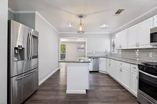 3838 Dutton Dr, Dallas, TX 75211 - Photo 12