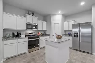 401 Bent Oak Dr, Fort Worth, TX 76131 - Photo 2