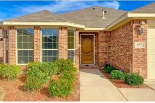 1417 Sun Dr, White Settlement, TX 76108 - Photo 2