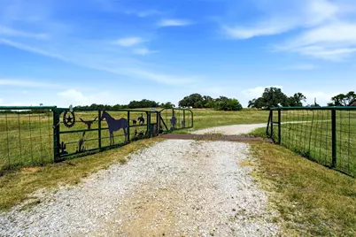 2186 Gilliland Road, Springtown, TX 76082 - Photo 8