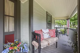 322 W Bridge St, Granbury, TX 76048 - Photo 4