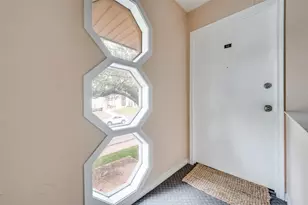 10029 Regal Park Ln, Dallas, TX 75230 - Photo 4