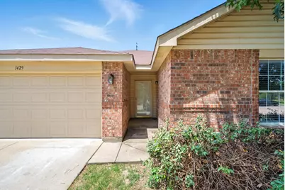 1429 Royal Meadows Trail, Fort Worth, TX 76140 - Photo 2