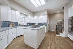 13226 Cedar Ln, Farmers Branch, TX 75234 - Photo 10