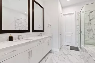 381 E Greenbriar Lane #1603, Dallas, TX 75203 - Photo 16