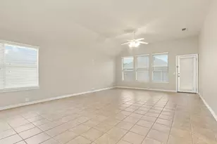 2927 Albares Dr, Grand Prairie, TX 75054 - Photo 4