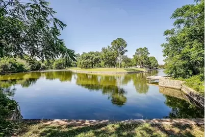 218 N Crockett Street, Granbury, TX 76048 - Photo 4