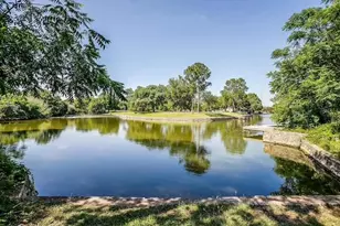 218 N Crockett St, Granbury, TX 76048 - Photo 4