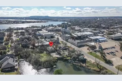 218 N Crockett Street, Granbury, TX 76048 - Photo 12