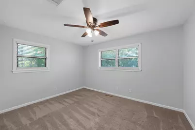 8817 Oakdale Drive, Woodway, TX 76712 - Photo 16