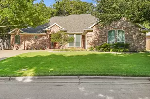 2817 Naples Dr, Hurst, TX 76054 - Photo 2