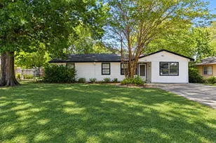 1704 S Clay St, Kaufman, TX 75142 - Photo 1