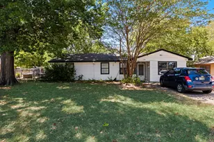 1704 S Clay St, Kaufman, TX 75142 - Photo 1