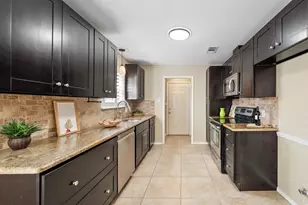 1101 De Pauw Dr, Arlington, TX 76012 - Photo 6
