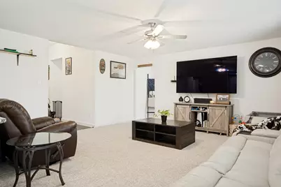 722 Haynie Drive, Runaway Bay, TX 76426 - Photo 4
