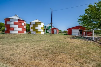 117 County Road 2646, Decatur, TX 76234 - Photo 2