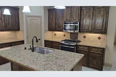 113 Chelsea Court, Lewisville, TX 75067 - Photo 6
