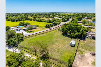 800 Oak Lane Drive, Joshua, TX 76058 - Photo 2