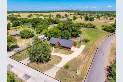 800 Oak Lane Drive, Joshua, TX 76058 - Photo 1