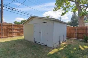 8133 Cavalier Cir, Dallas, TX 75227 - Photo 24