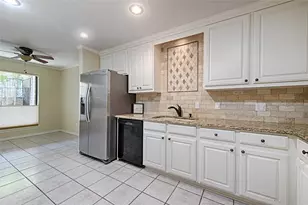 19 Country Lake Dr, Carrollton, TX 75006 - Photo 10
