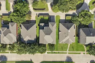 8124 Peacock Ln, Frisco, TX 75035 - Photo 2